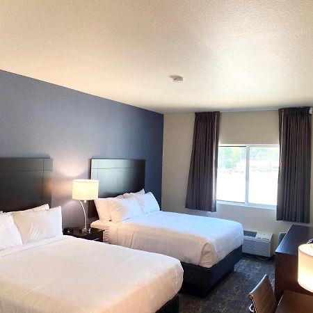Cobblestone Inn & Suites - Forest City Экстерьер фото