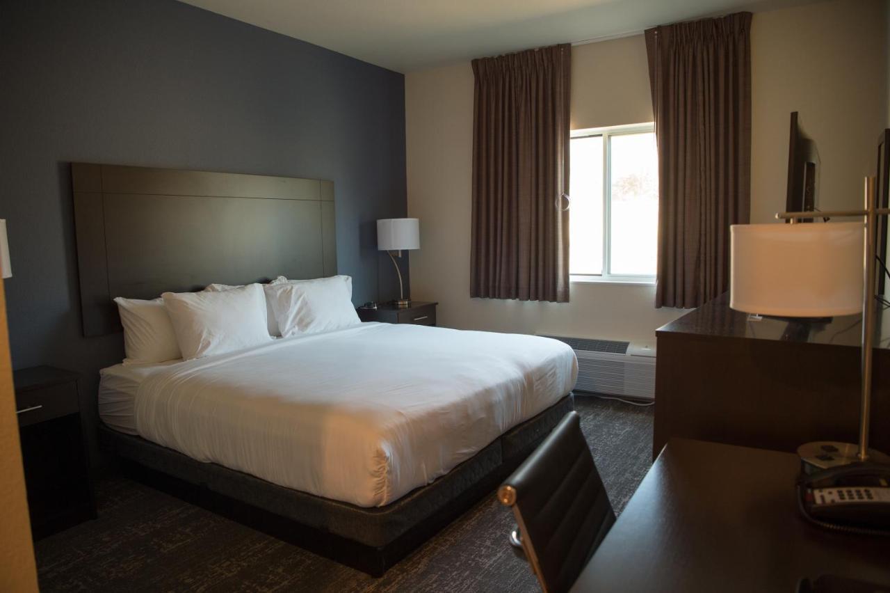Cobblestone Inn & Suites - Forest City Экстерьер фото